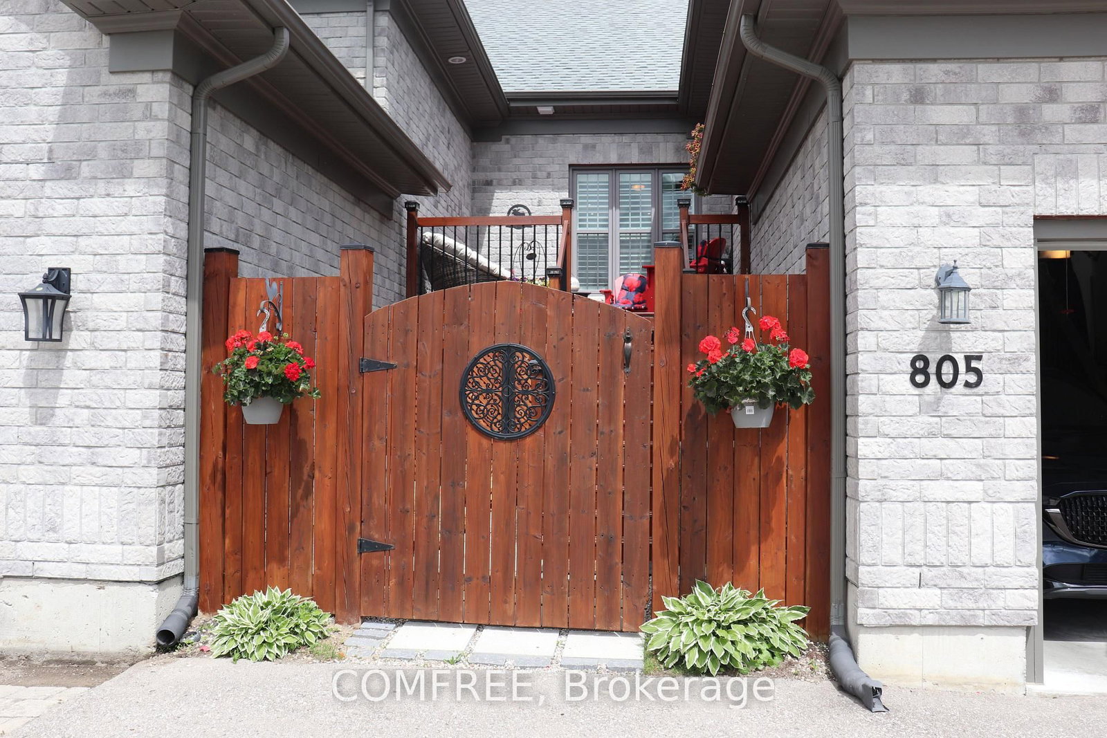805 Lees Avenue • Cobourg, ON photo 5