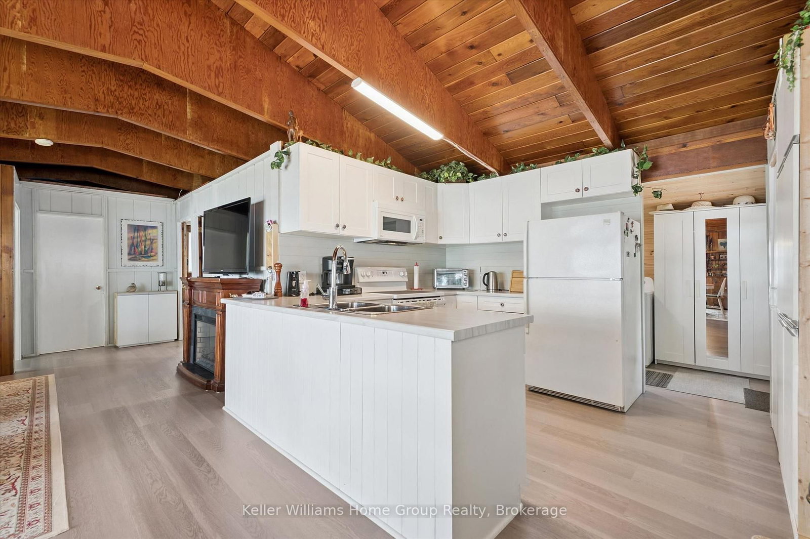 115 First Street • Centre Wellington, ON photo 6