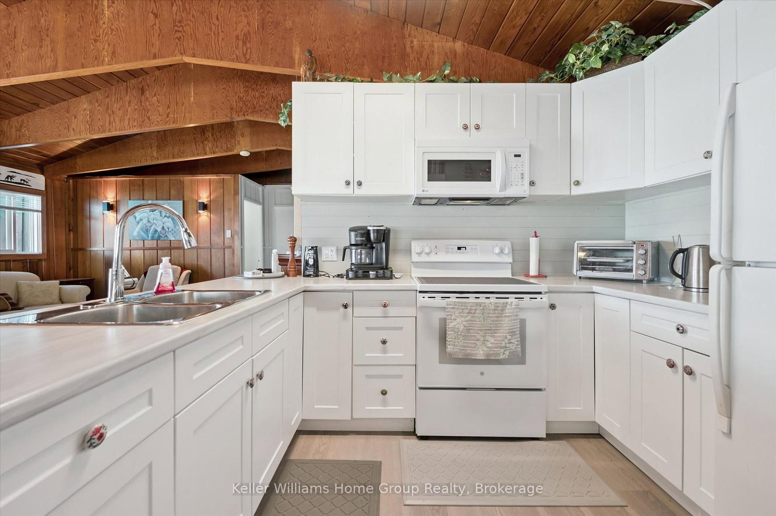 115 First Street • Centre Wellington, ON photo 8