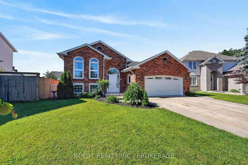 6 Cedar Court