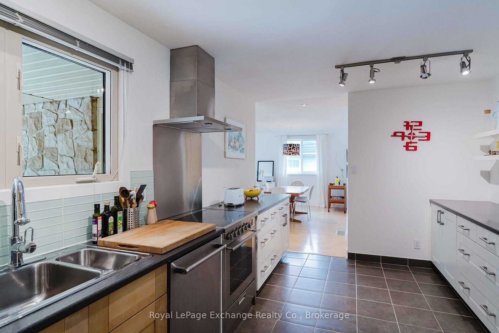 579 Peirson Avenue • Saugeen Shores, ON photo 24
