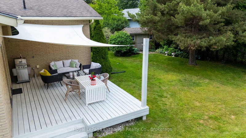 579 Peirson Ave photo 5