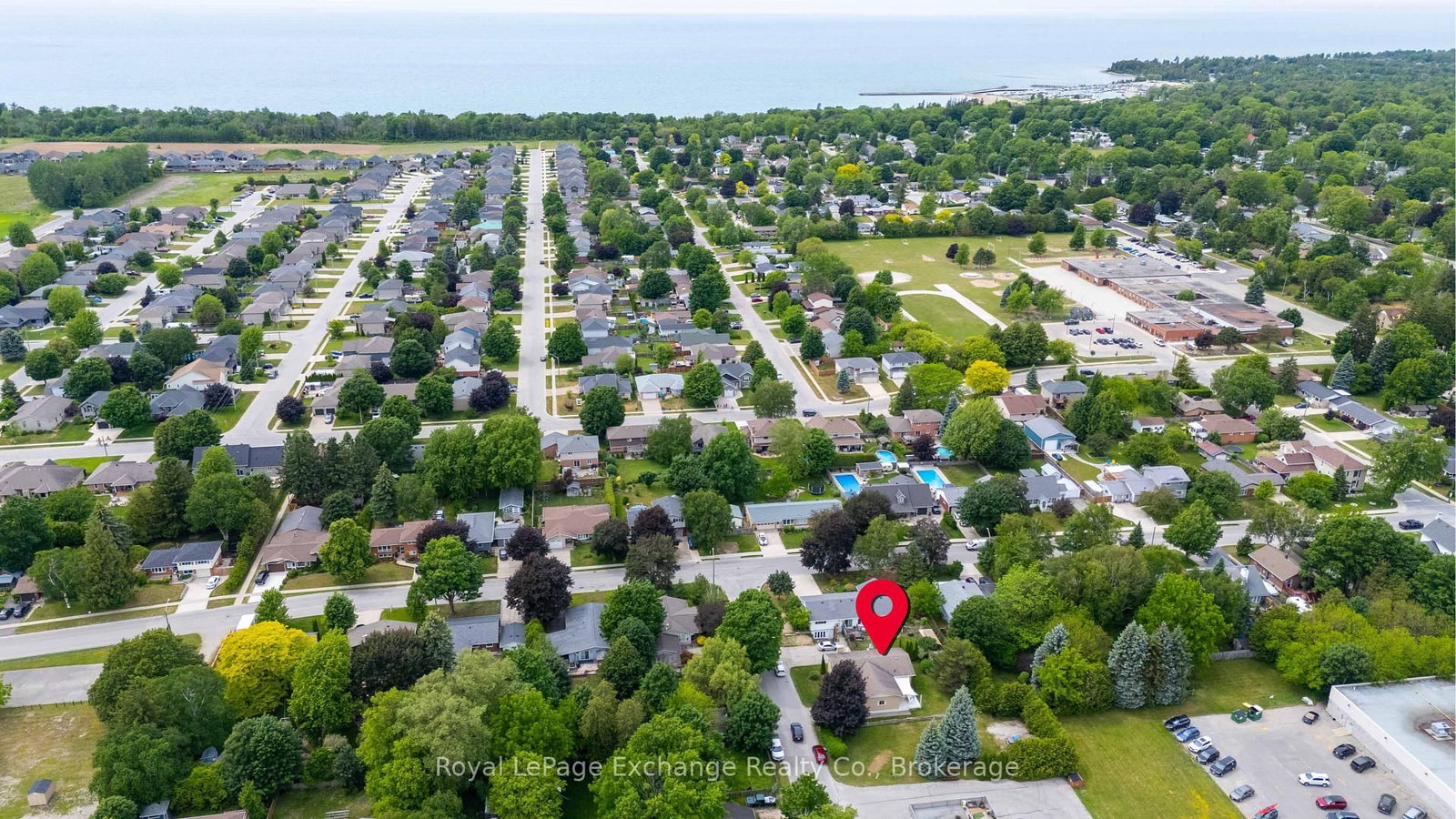 579 Peirson Avenue • Saugeen Shores, ON photo 6