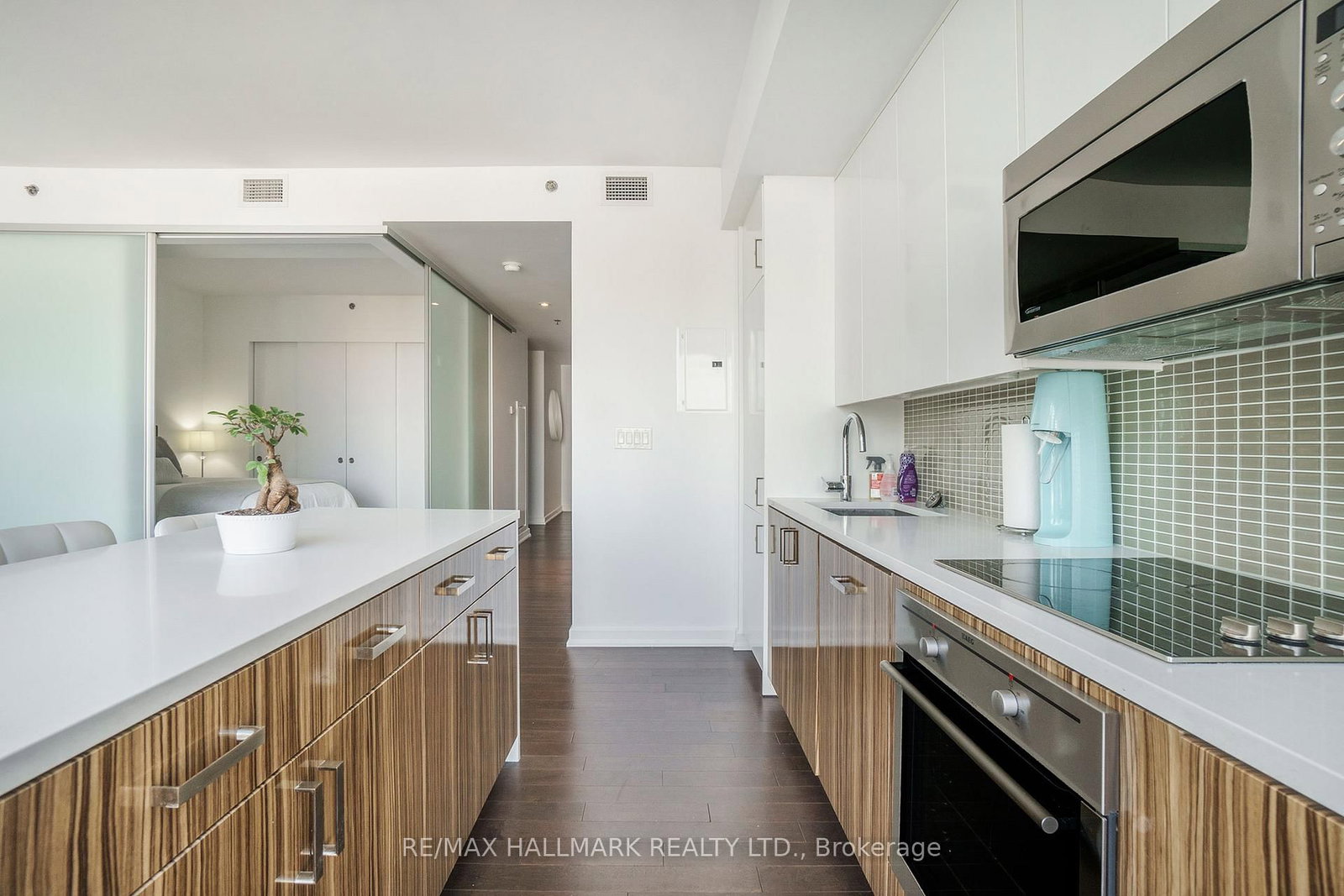 300 Lisgar Street • #1113 • Ottawa, ON photo 8