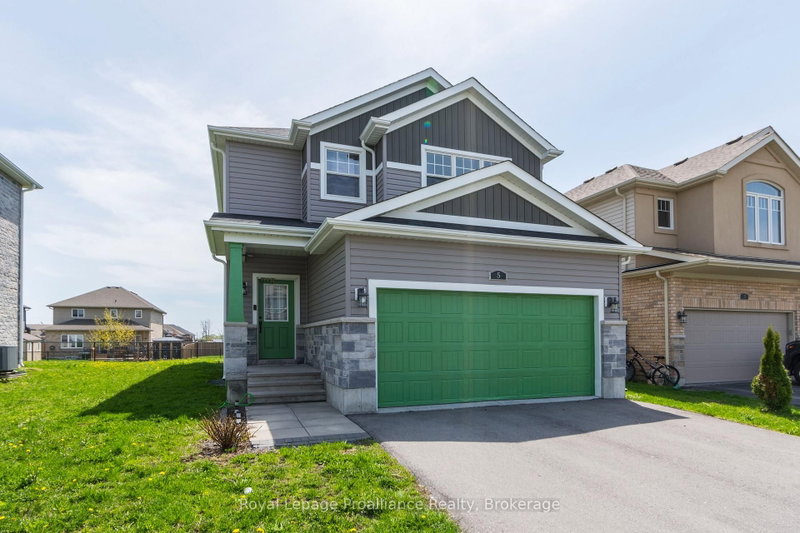 home for lease on 5 Cottonwood Drive