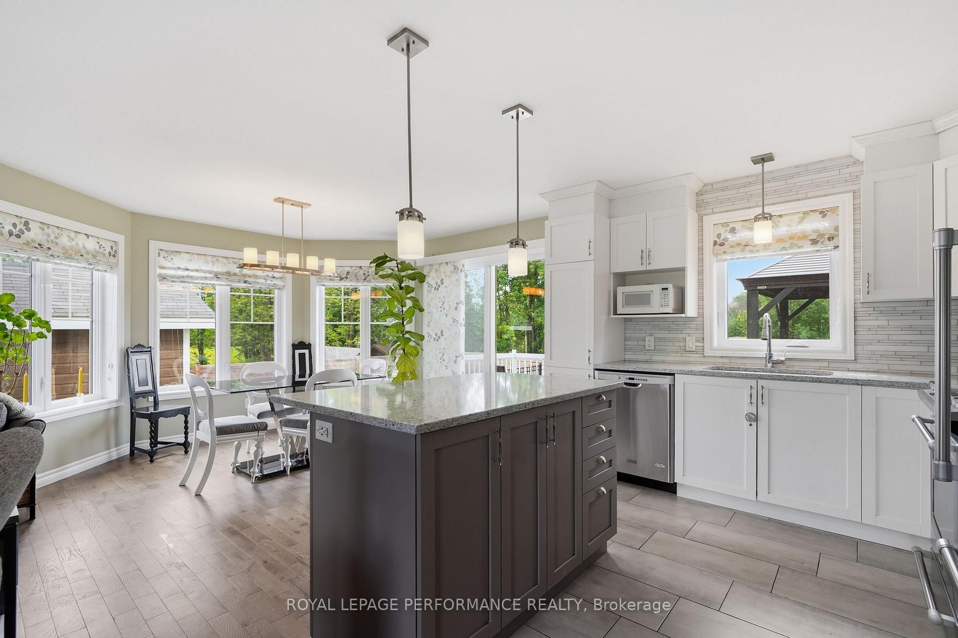 2383 Bay Road