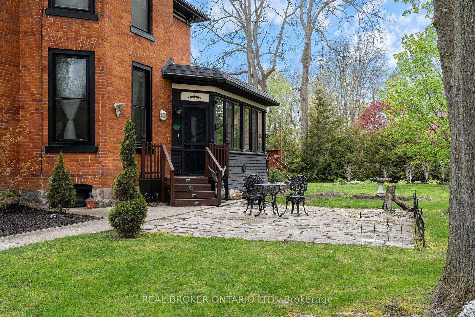 259 Western Avenue • Norfolk, ON photo 4