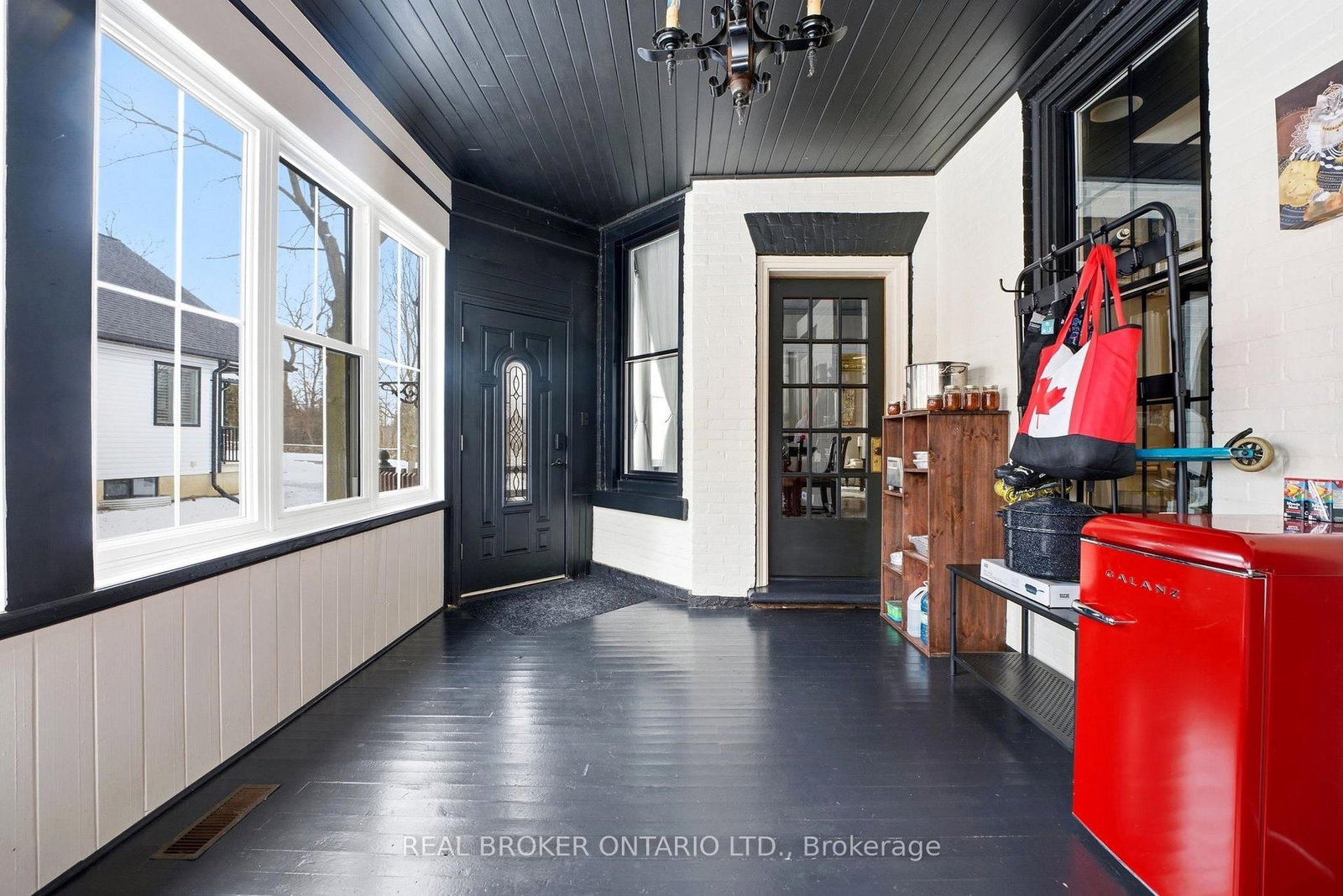 259 Western Avenue • Norfolk, ON photo 5