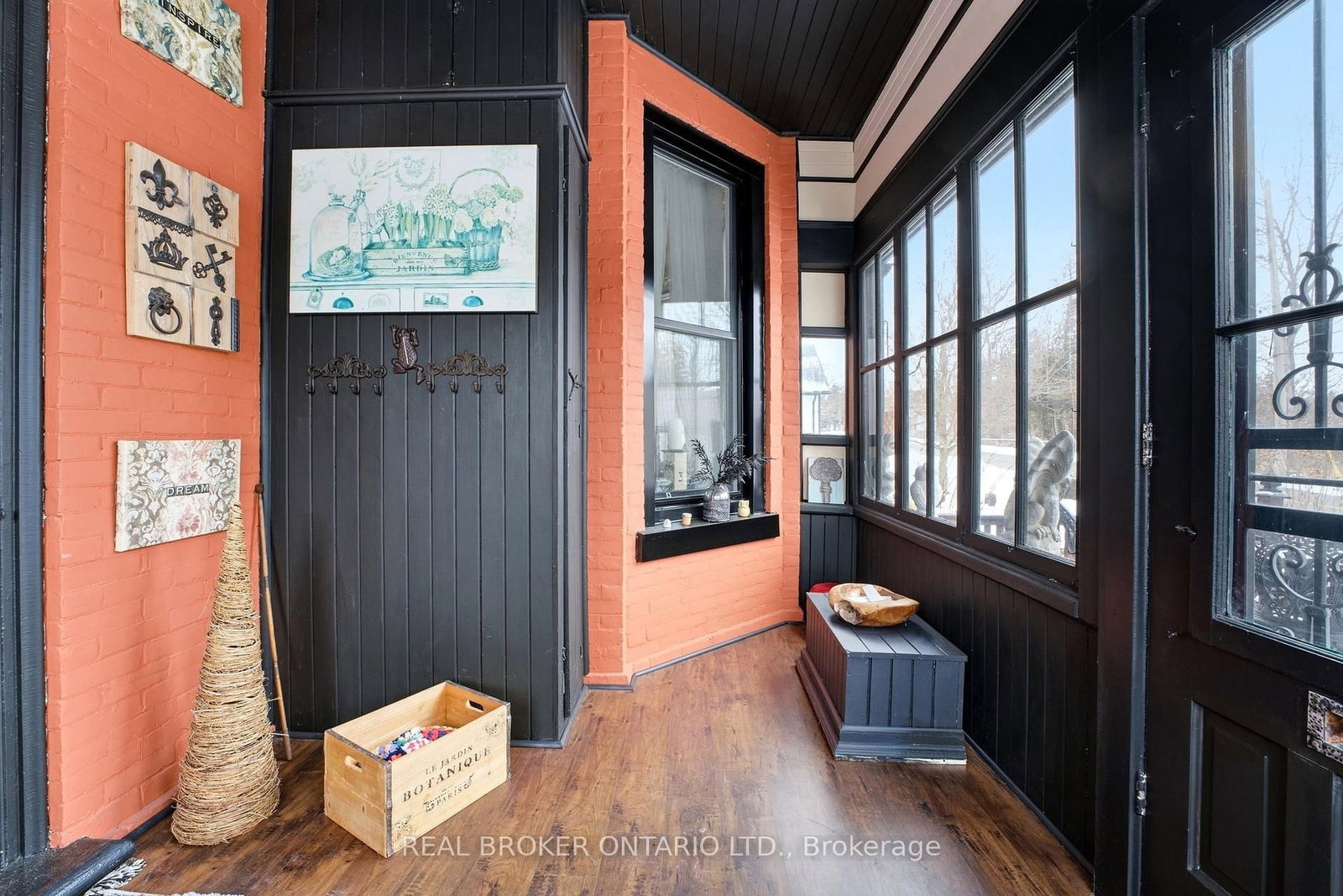 259 Western Avenue • Norfolk, ON photo 7