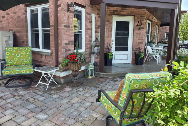 25 - 20 Huron Street N