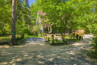 66 Robert Road E • Huntsville, ON photo 5