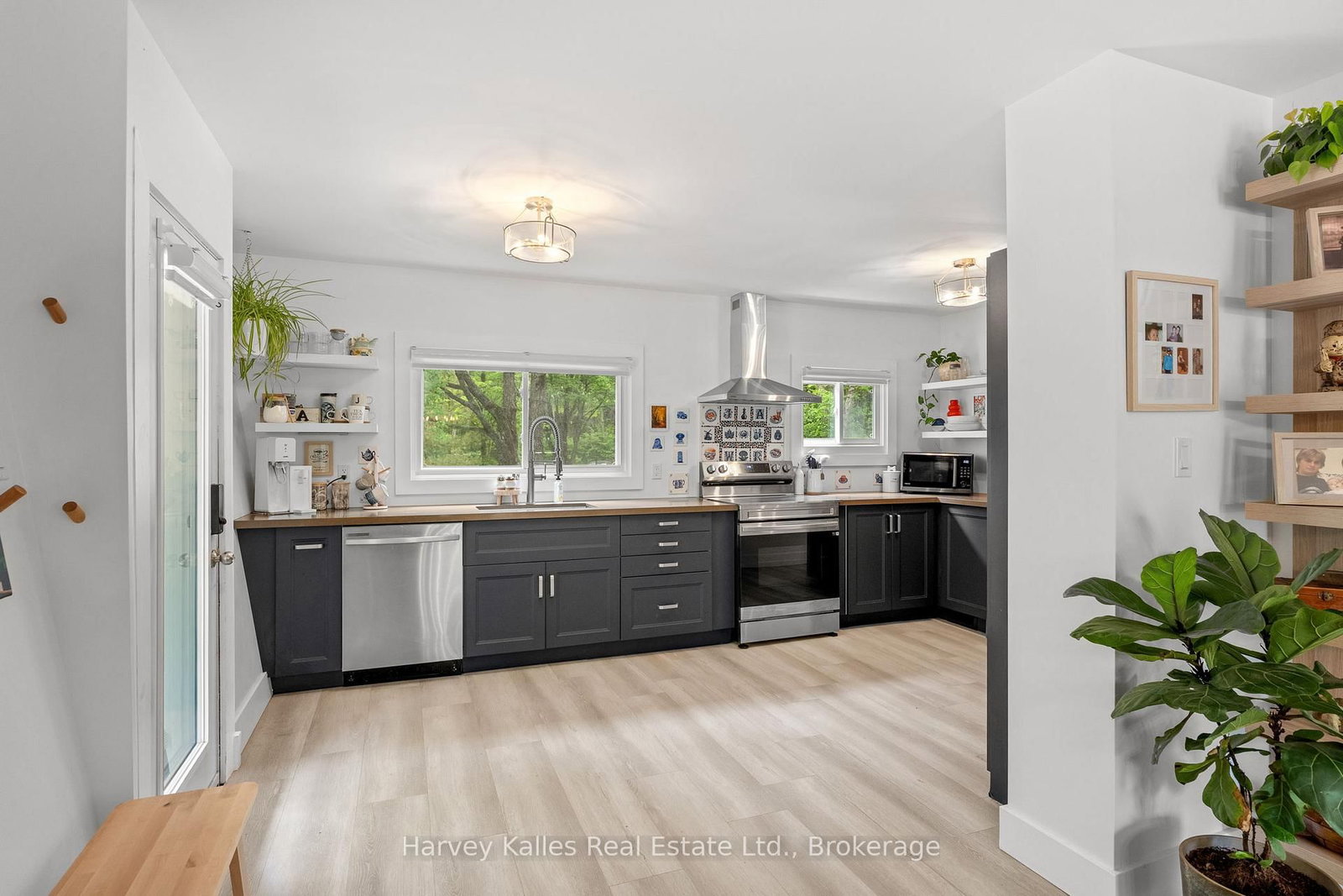 66 Robert Road E • Huntsville, ON photo 8