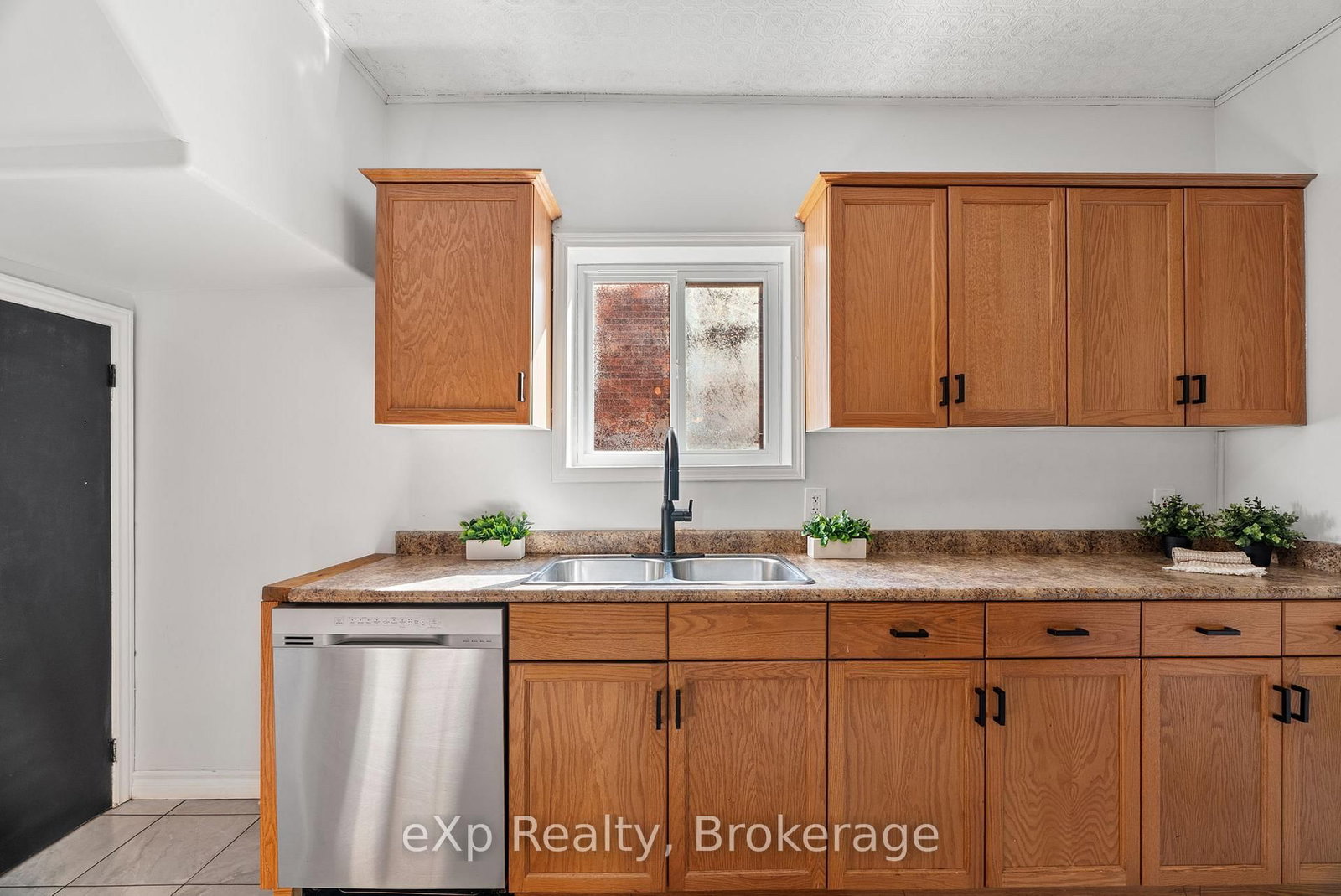63 Guelph Street • Stratford, ON photo 17