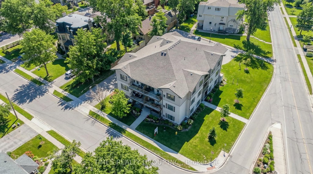 202 - 369 Hunter Street W