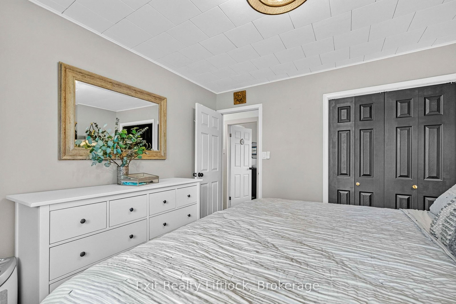 2917 Highway 28 • Douro-Dummer, ON photo 18