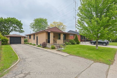 54 Tweedsmuir Avenue