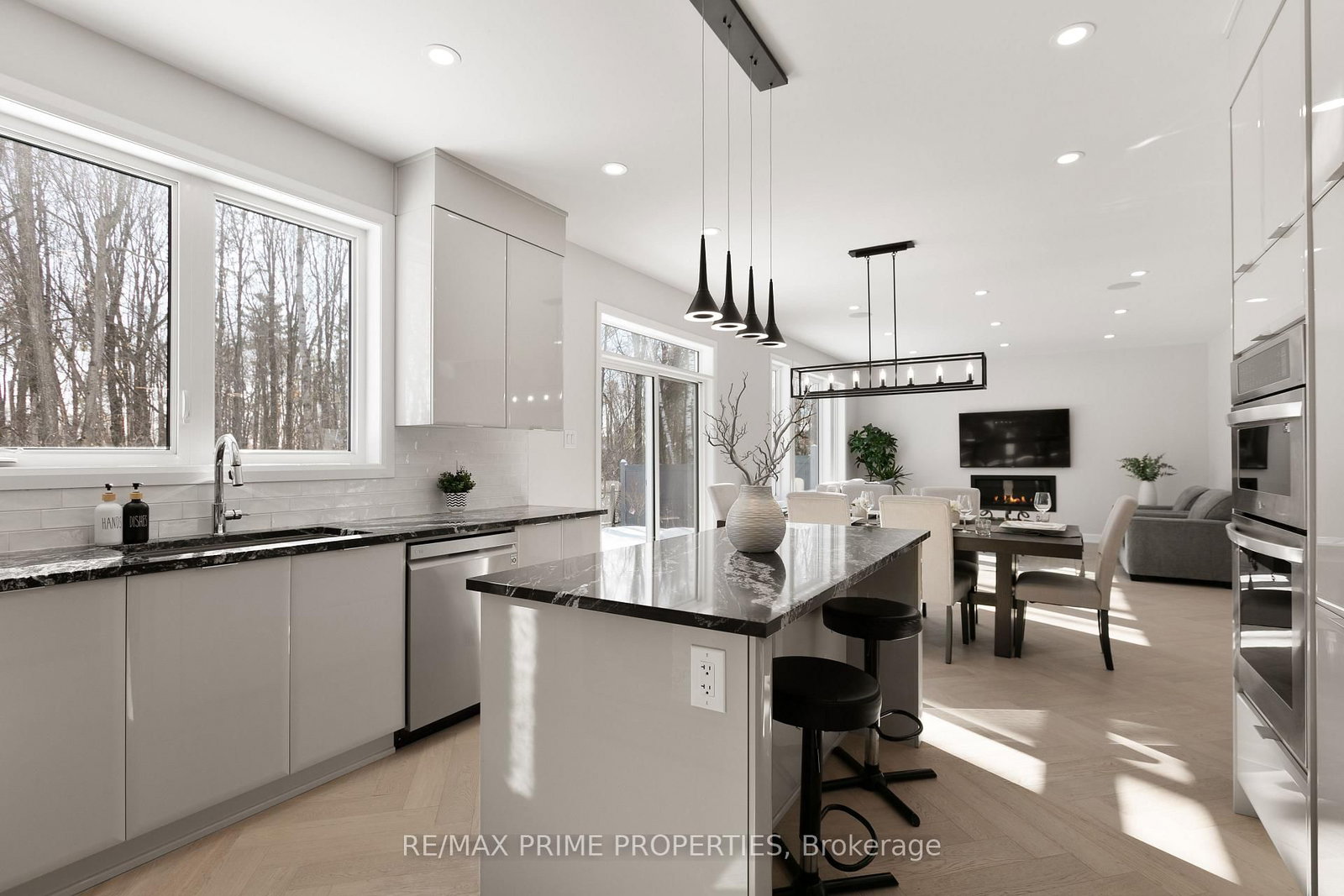 820 MERCIER Crescent • Ottawa, ON photo 19