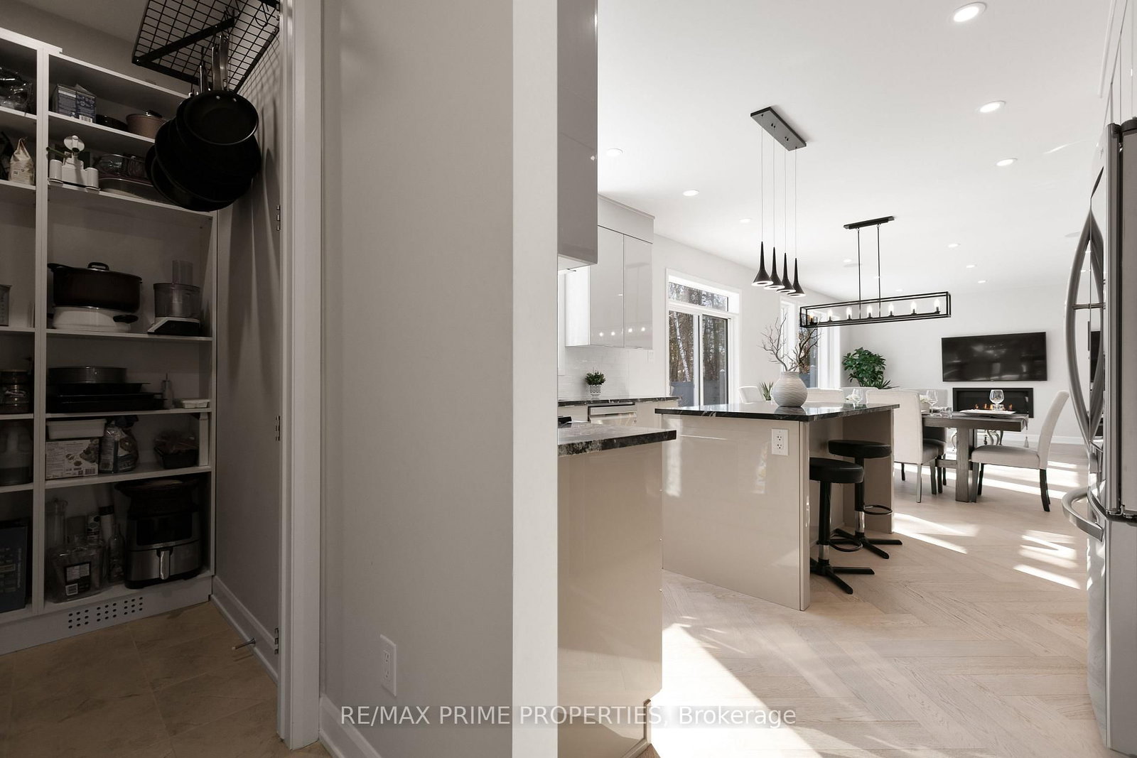 820 MERCIER Crescent • Ottawa, ON photo 20