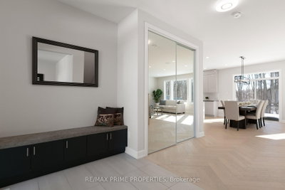 820 MERCIER Crescent • Ottawa, ON photo 3