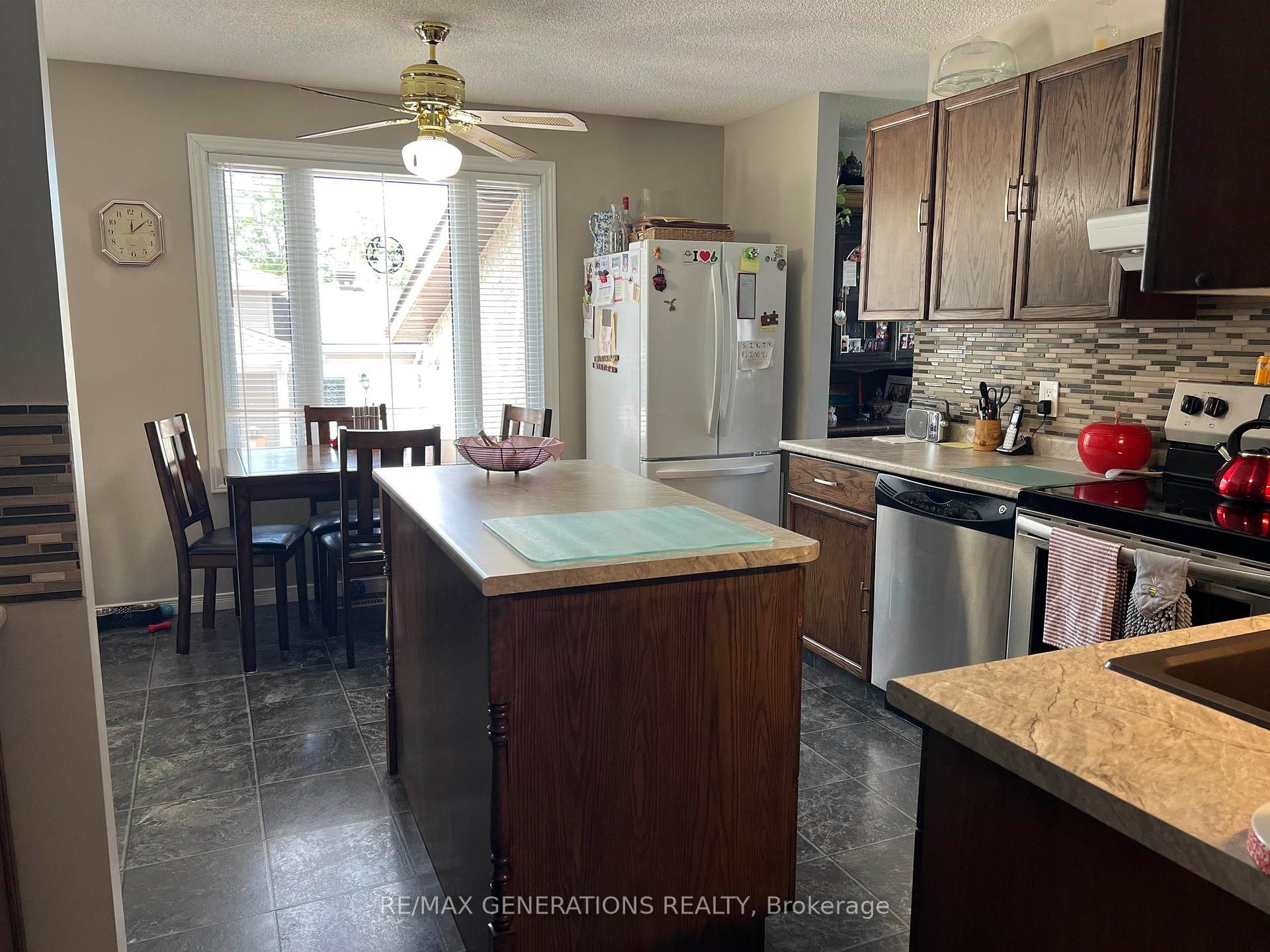 20 Bastedo Crescent
