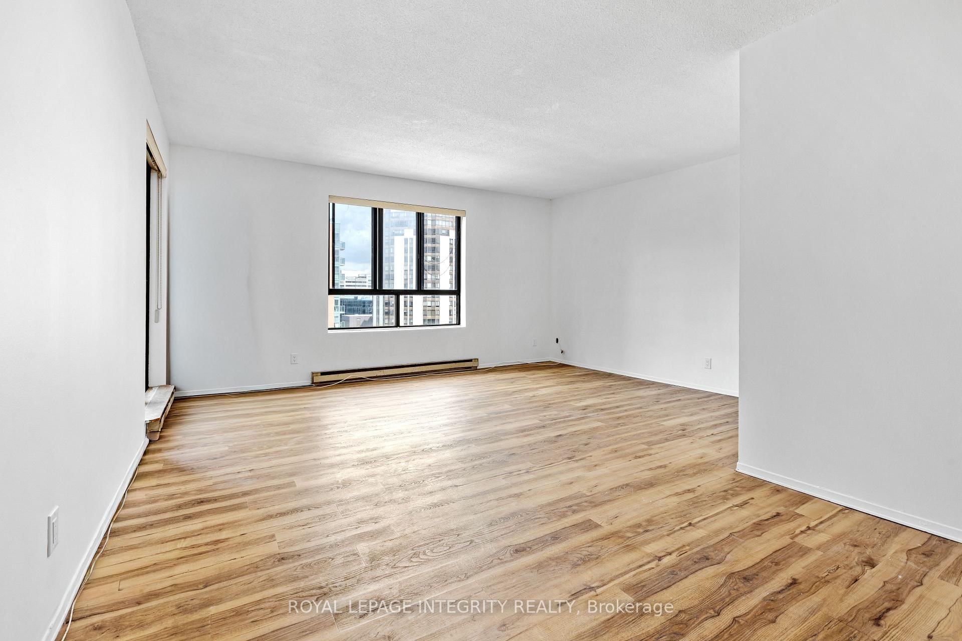 475 Laurier Avenue W, Unit 2001