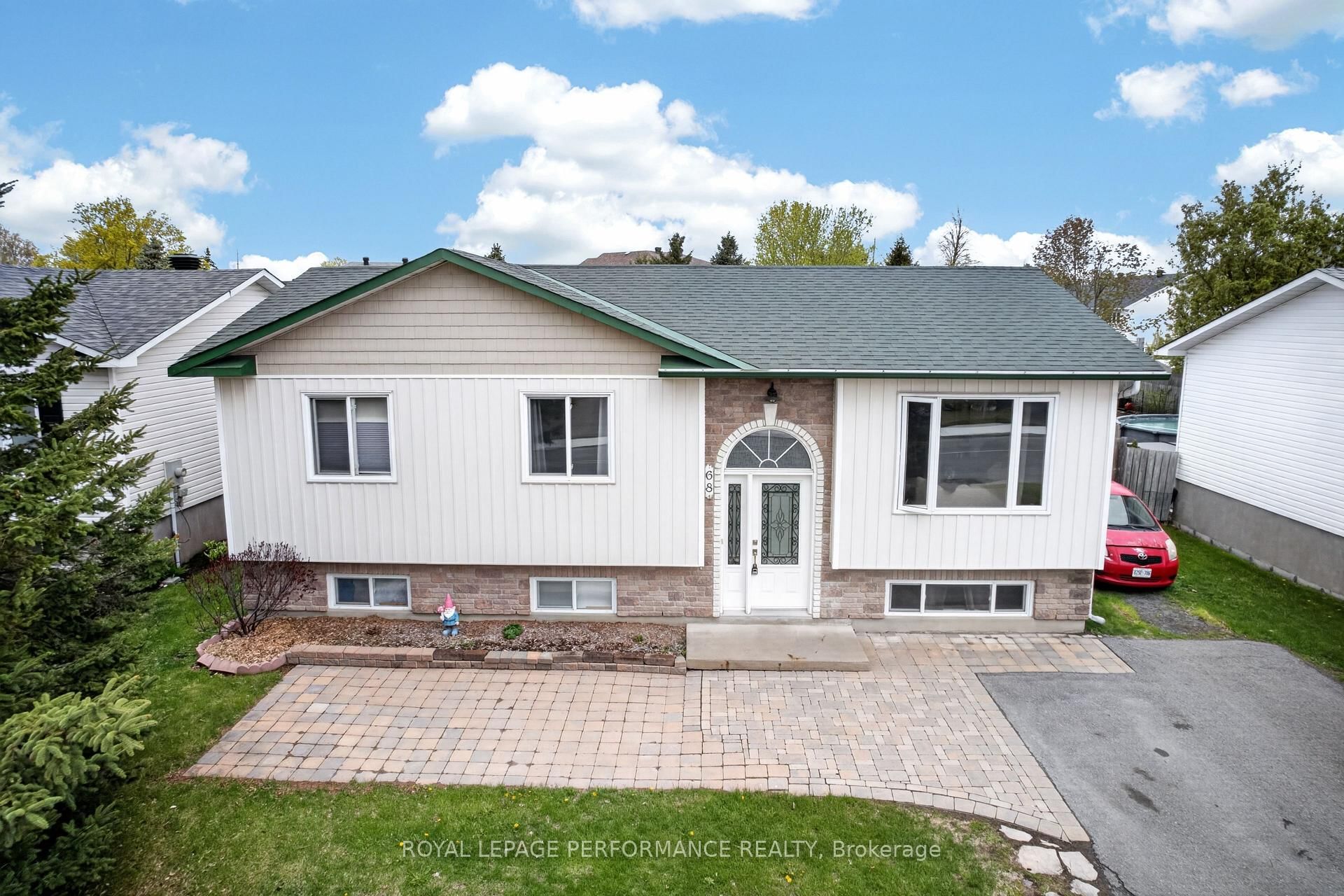 68 Lafleche Boulevard