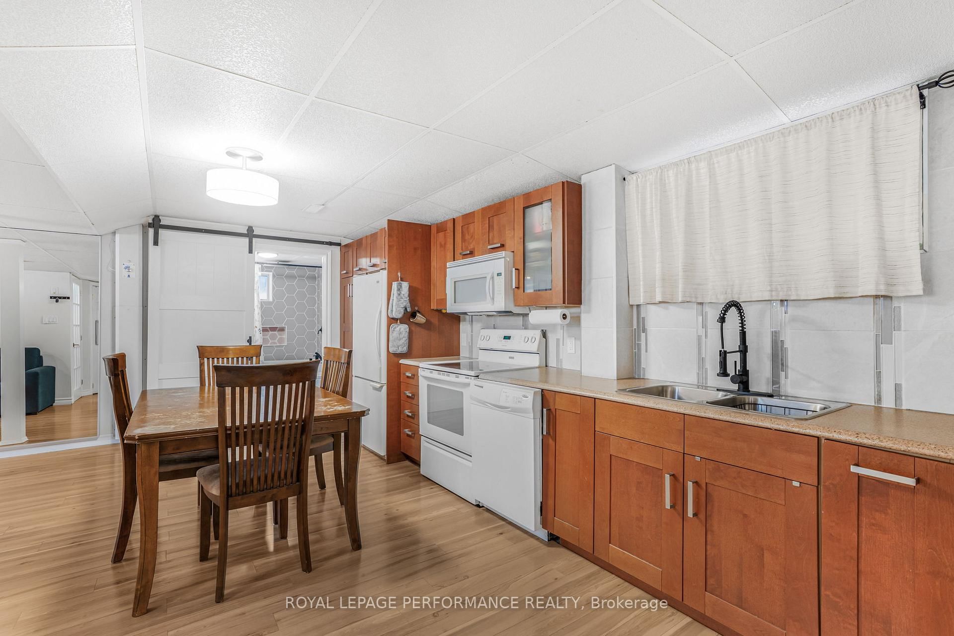 68 Lafleche Boulevard