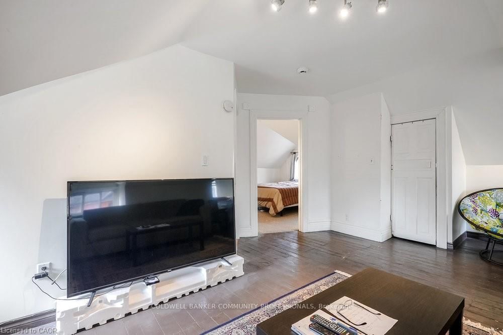 270 Queen Street S • Hamilton, ON photo 32