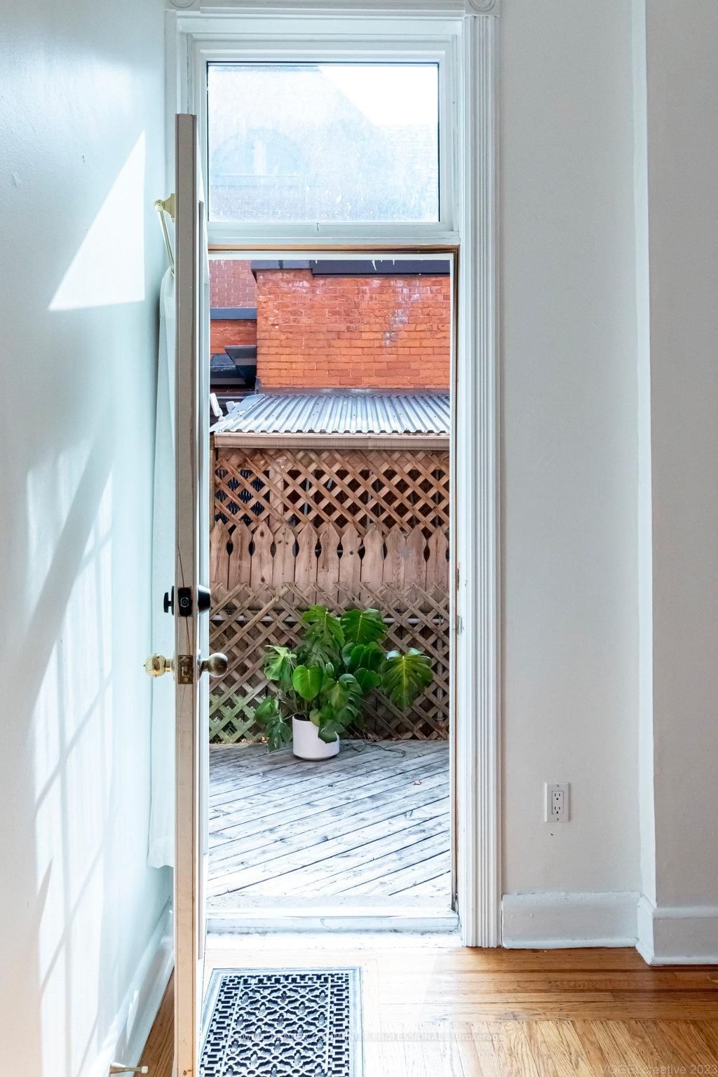 270 Queen Street S • Hamilton, ON photo 35