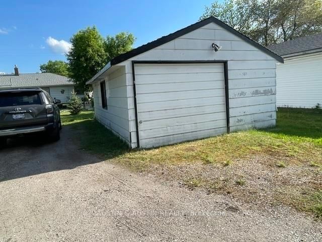 Listing Image 12