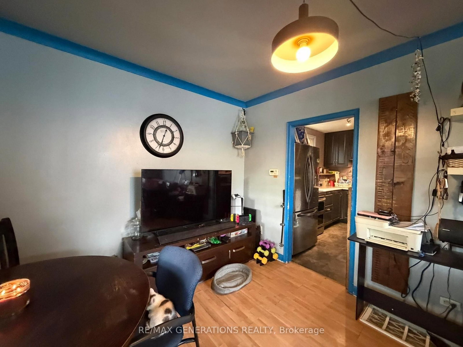 Listing Image 6