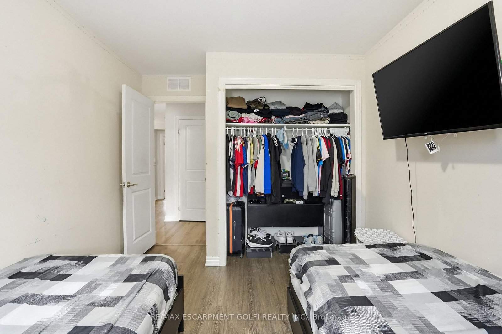 584 Julia Drive • Welland, ON photo 21