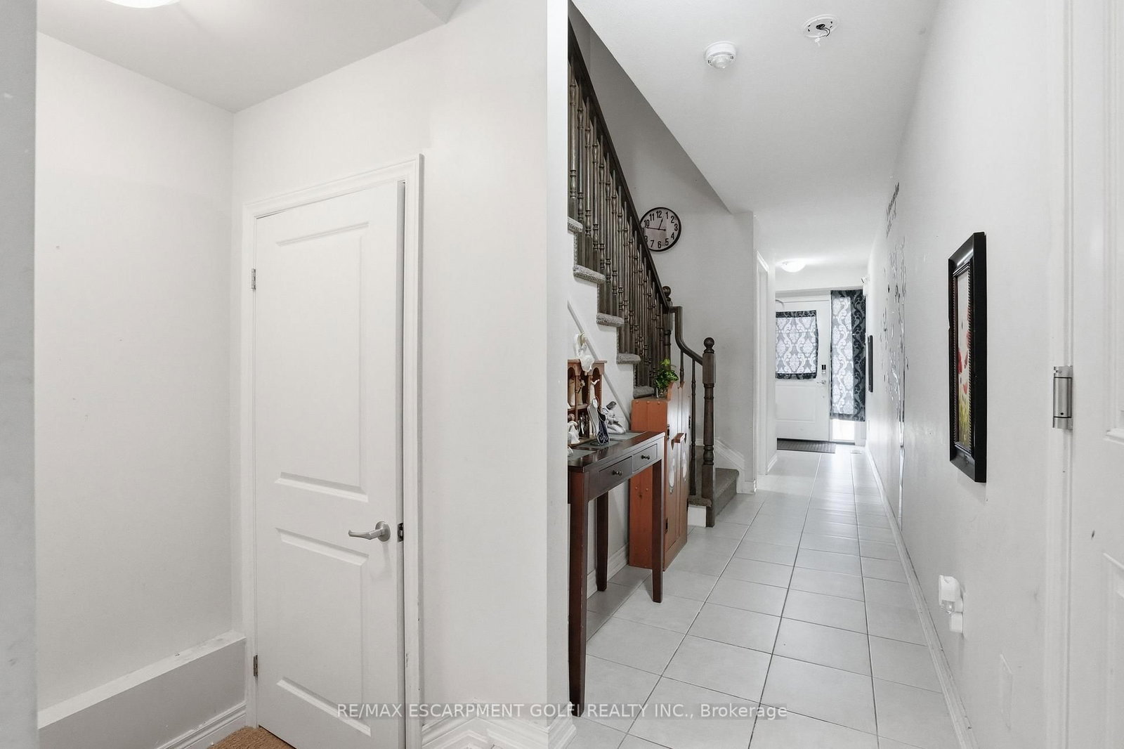 584 Julia Drive • Welland, ON photo 3