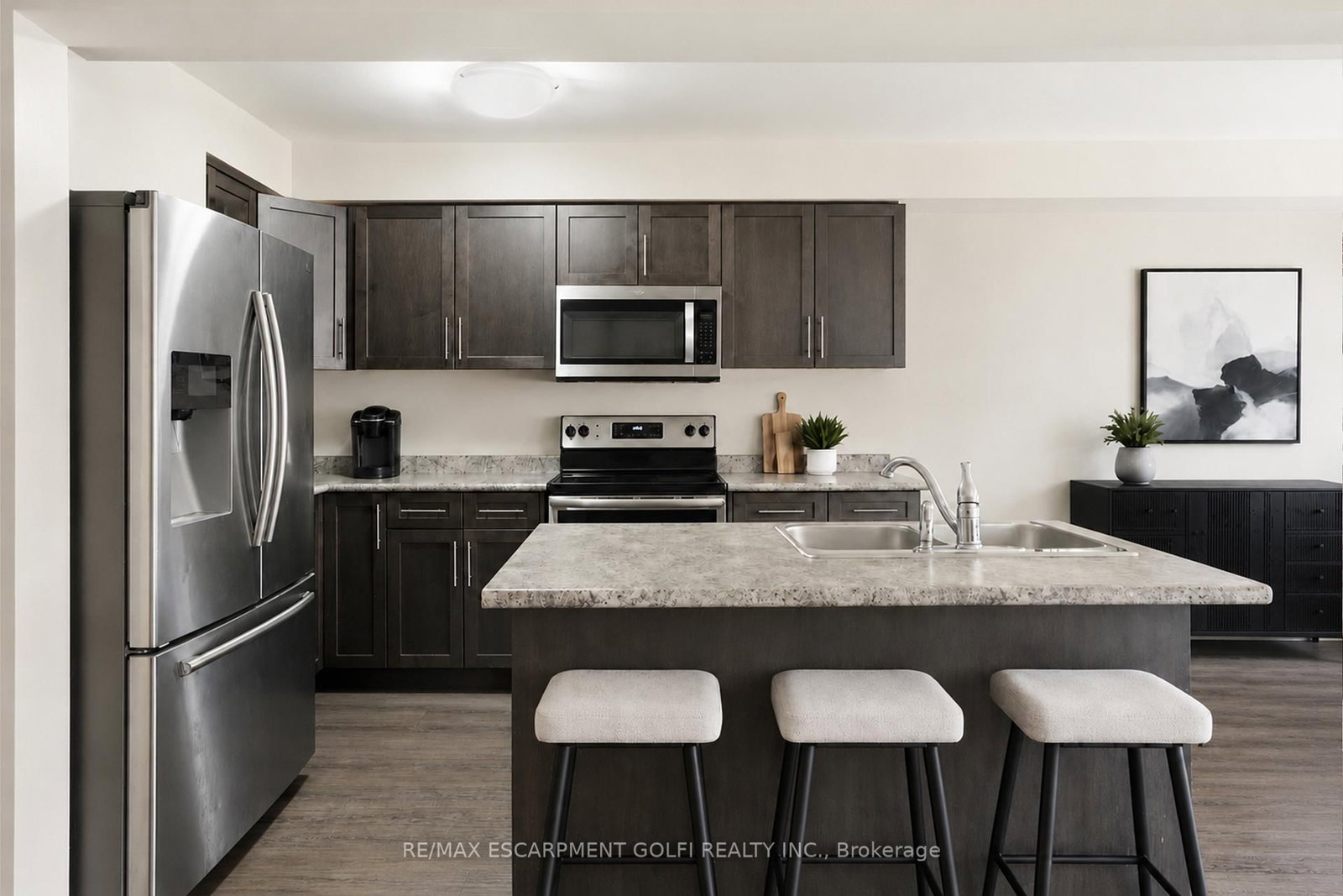584 Julia Drive • Welland, ON photo 7