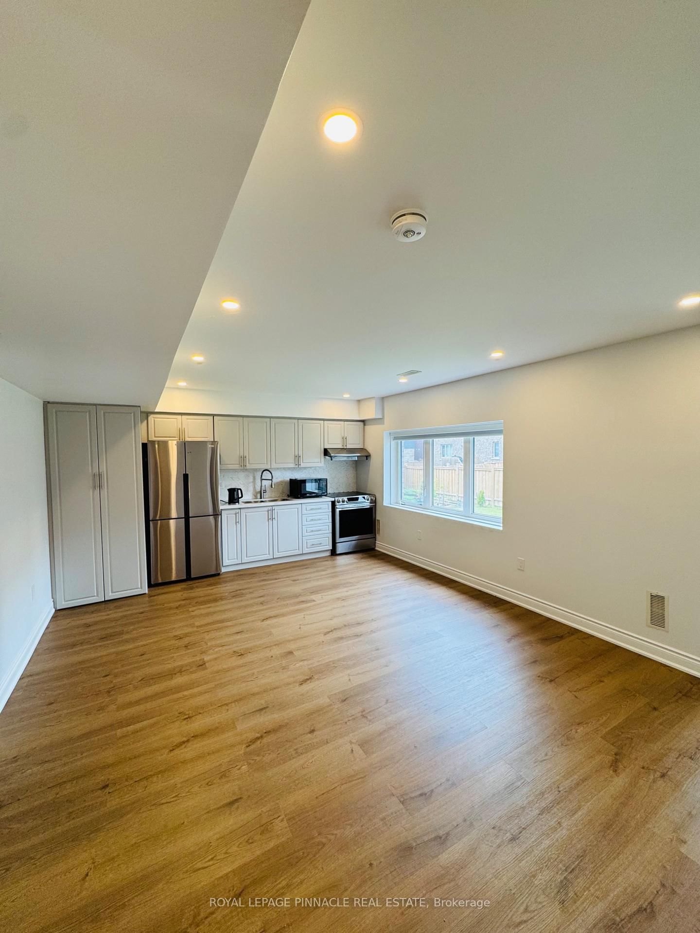 Lower - 30 Rowley Street, Brantford 3