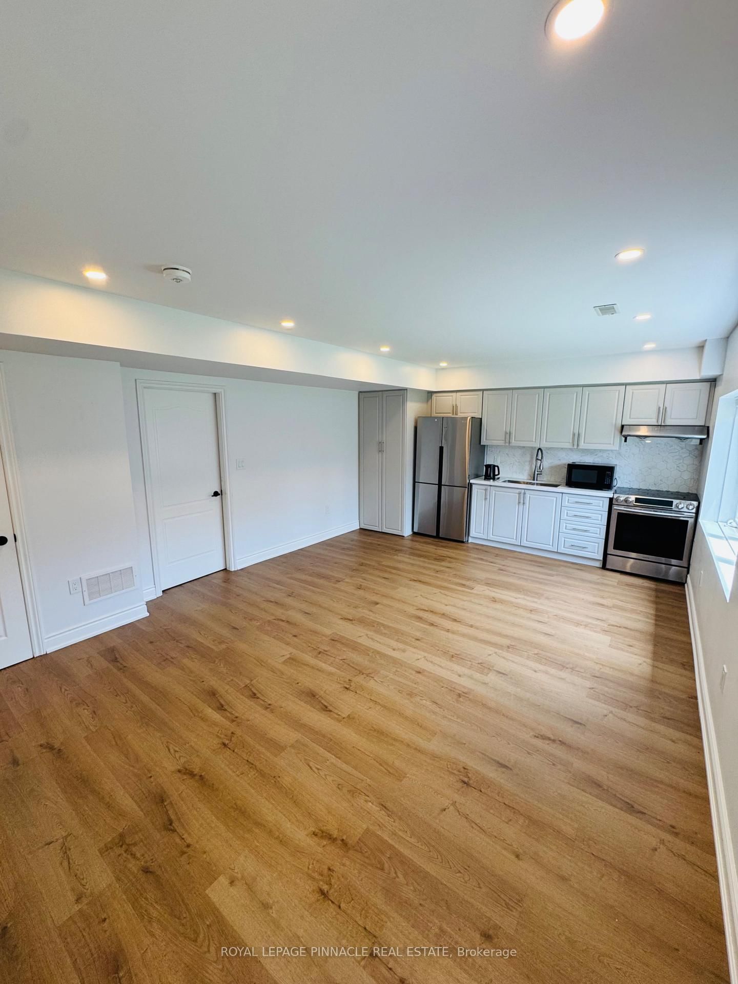 Lower - 30 Rowley Street, Brantford 4
