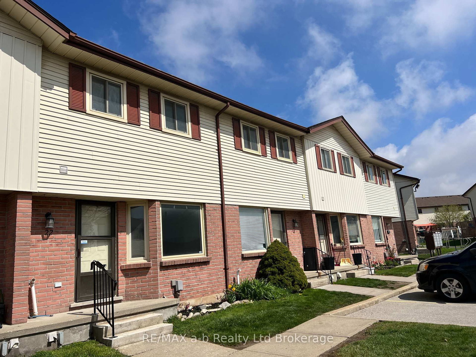 22 - 1115 Nellis Street, Woodstock 3