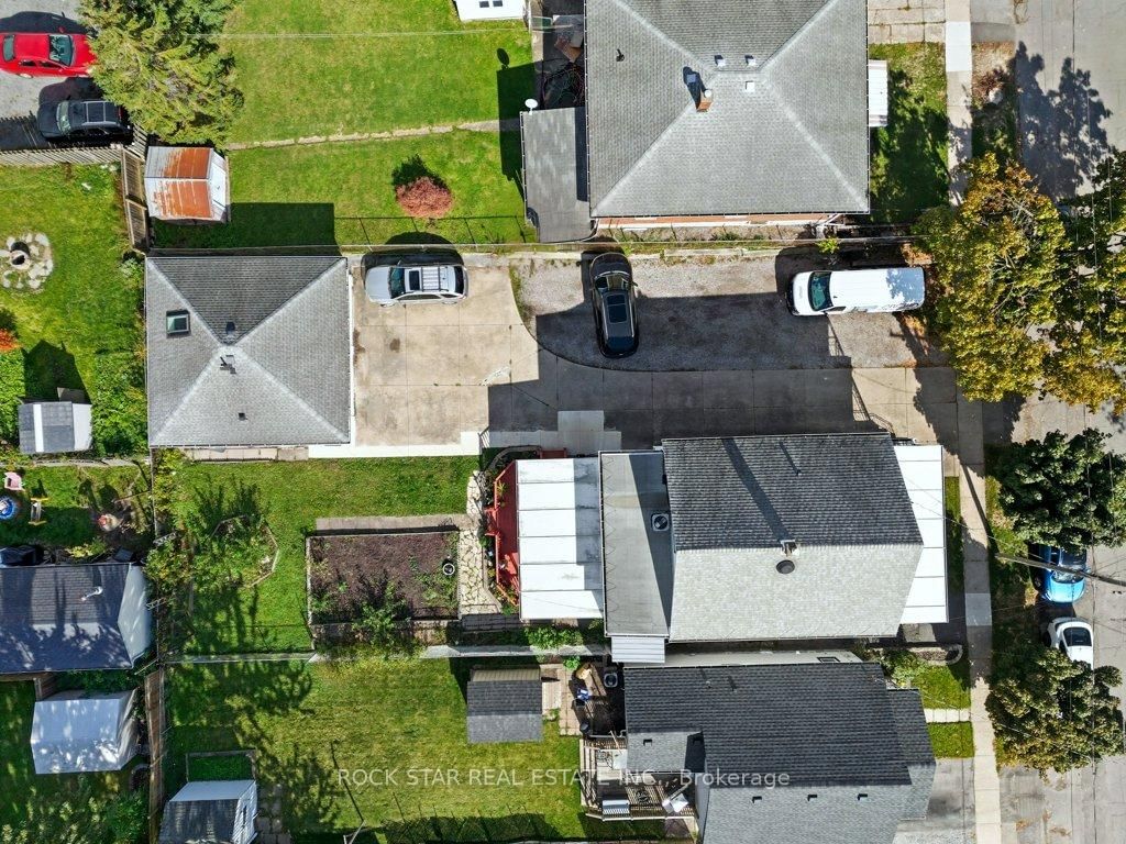 111 McAlpine Avenue S • Welland, ON photo 43