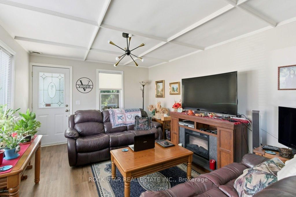 111 McAlpine Avenue S • Welland, ON photo 8
