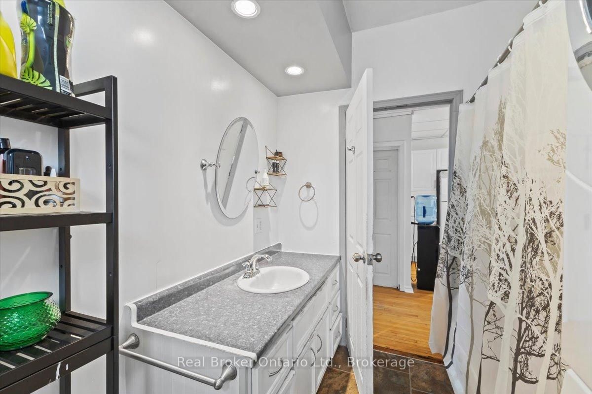 115 Durham Street W • Brockton, ON photo 12