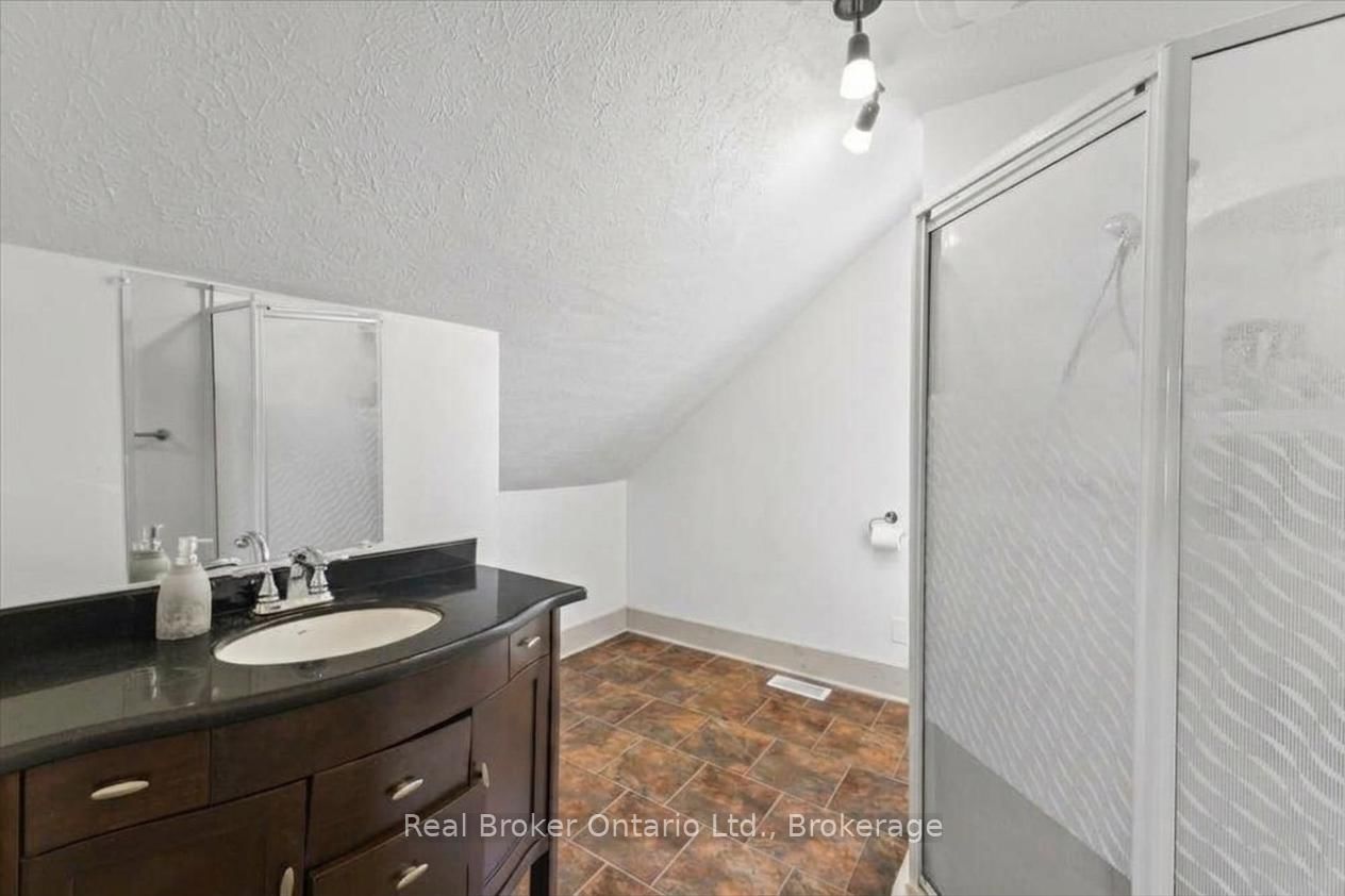 115 Durham Street W • Brockton, ON photo 15
