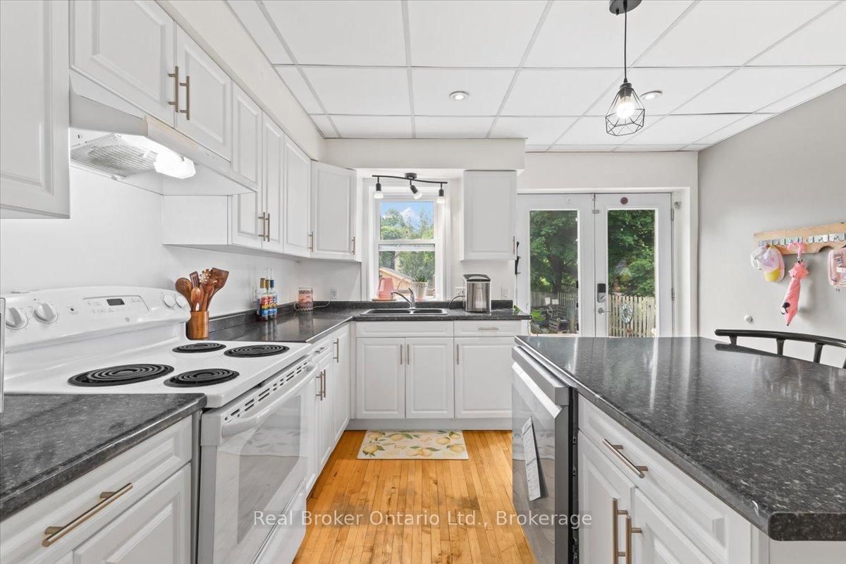115 Durham Street W • Brockton, ON photo 4