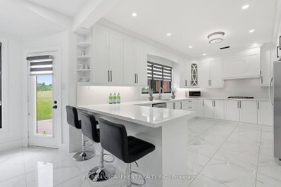 2 CURRIE Drive • Puslinch, ON photo 9