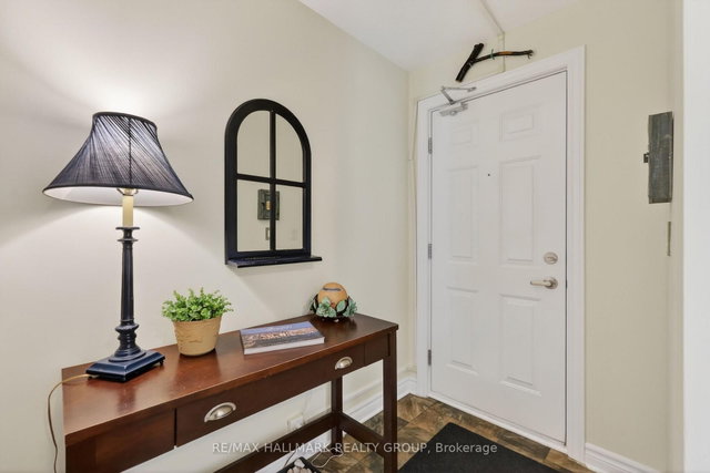 3 - 585 Stonefield Private