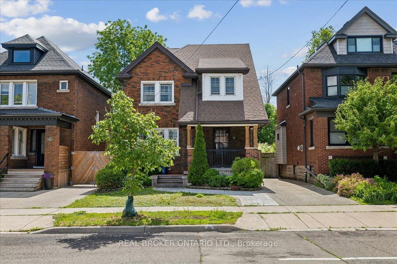 25 Ottawa Street S