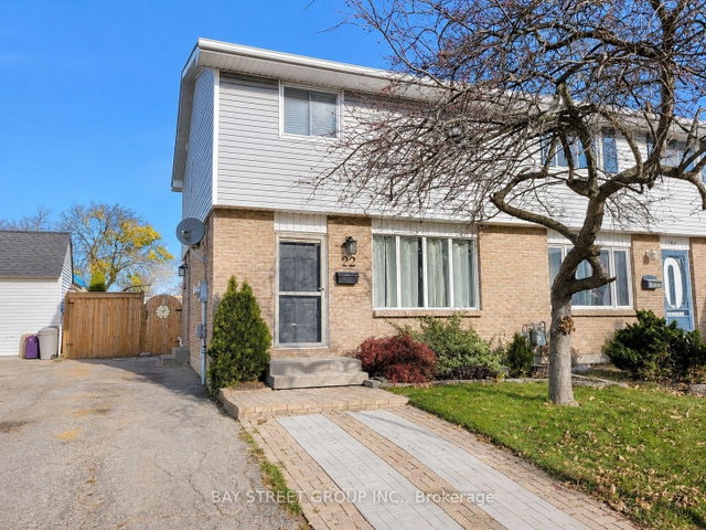 22 ROSAMOND Crescent