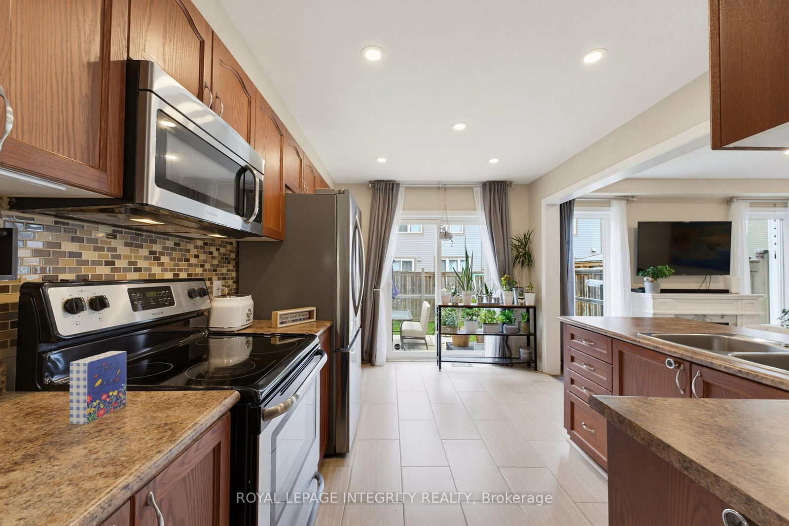 Listing Image 12