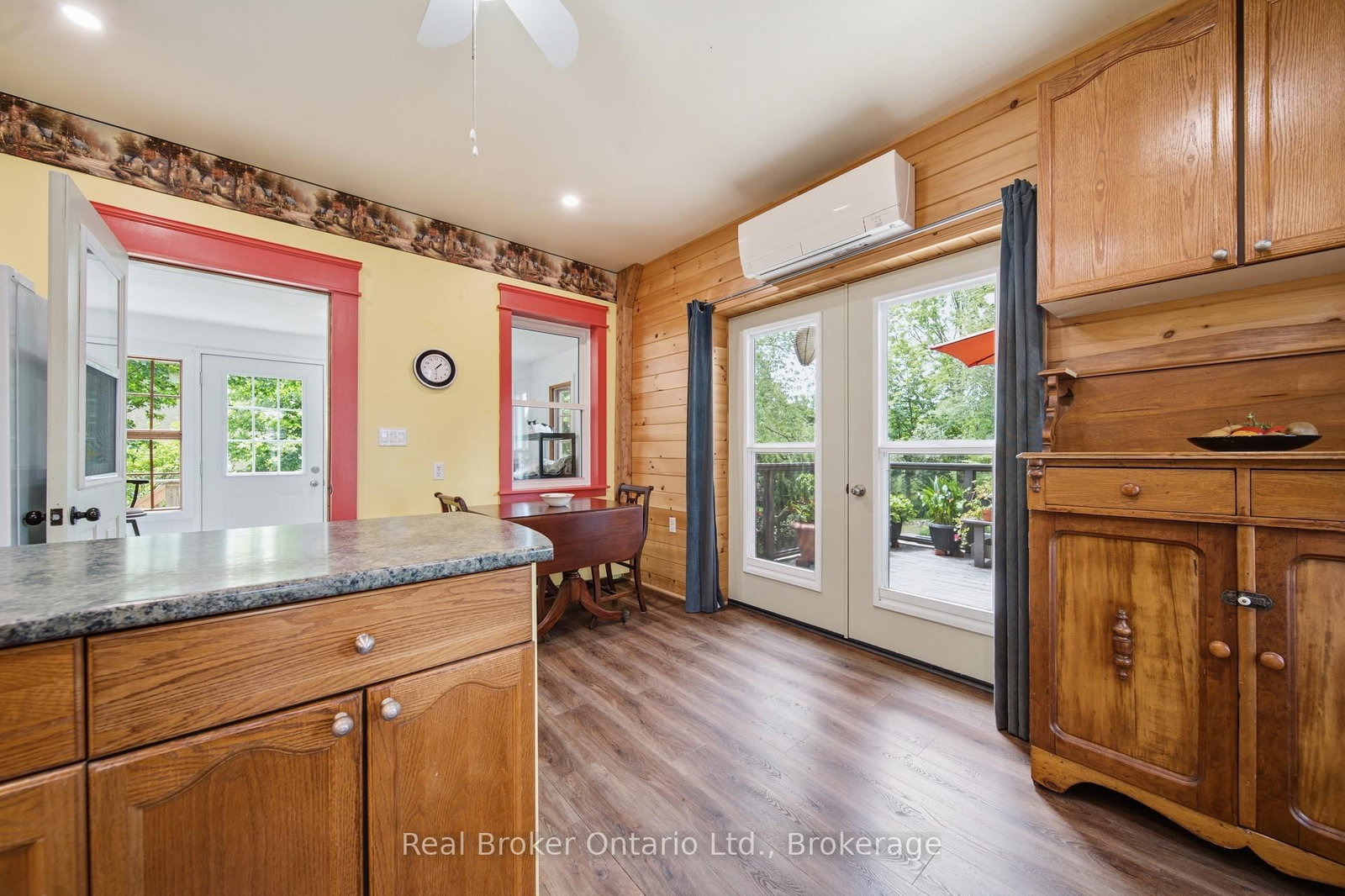 3050 Patrick Street • Howick, ON photo 13
