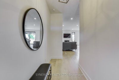 943 Upperpoint Avenue — photo 6