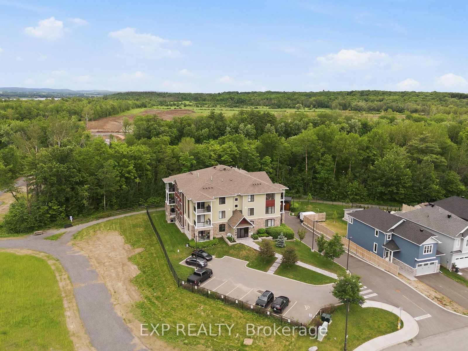 700 DU RIVAGE Street • #104 • Clarence-Rockland, ON photo 33